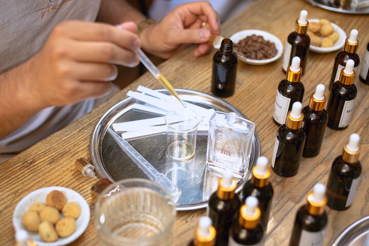 2 Hours Perfume Making Workshop in Istanbul