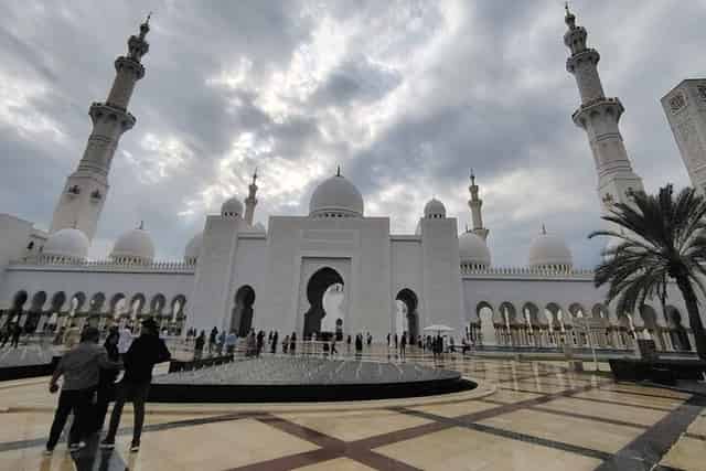 Abu Dhabi Tour with Private Transportation