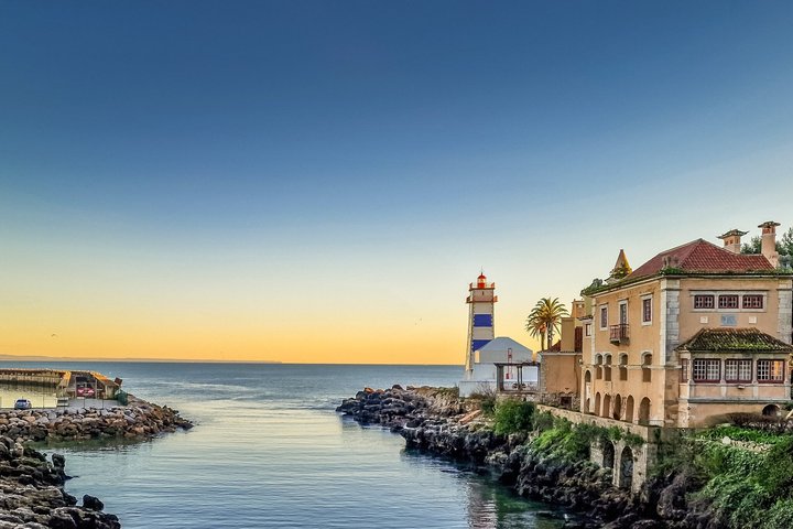 Sintra, Roca and Cascais Full-Day Private Tour with Pena Tickets