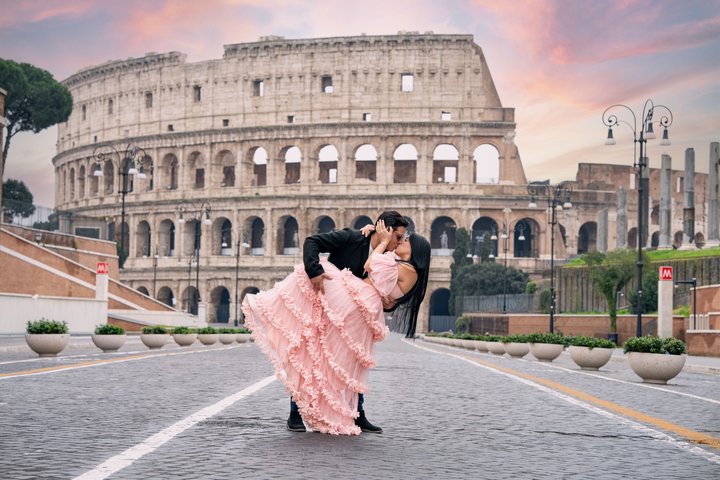 Rome: Colosseum Photoshoot, Private & Custom Experience