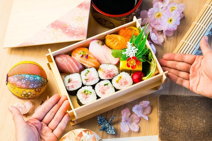 Tokyo: Tsukiji Fish Market Sushi Making – Beautiful Sushi Bento